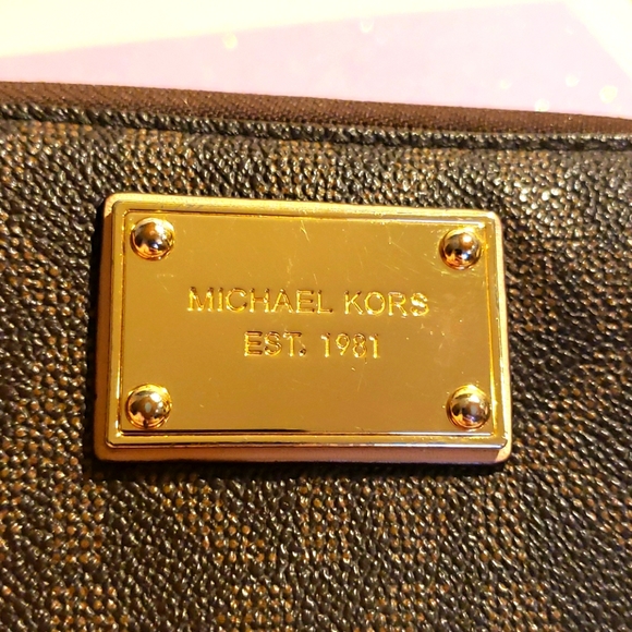 Authentic MK Wallet. Excellent condition - Picture 3 of 5